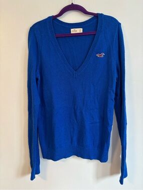 Hollister v-neck long sleeve royal blue embroidered knit sweater medium